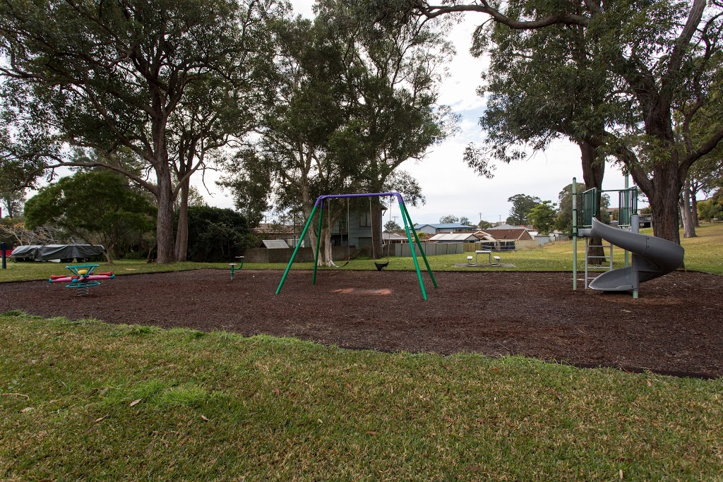 Carramar Park Playground | Deborah St, Kotara South NSW 2289, Australia | Phone: (02) 4921 0333