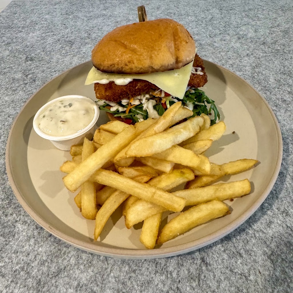 The Cove Kitchen & Bar | 1 Williamtown Dr, Williamtown NSW 2620, Australia | Phone: (02) 8105 0094