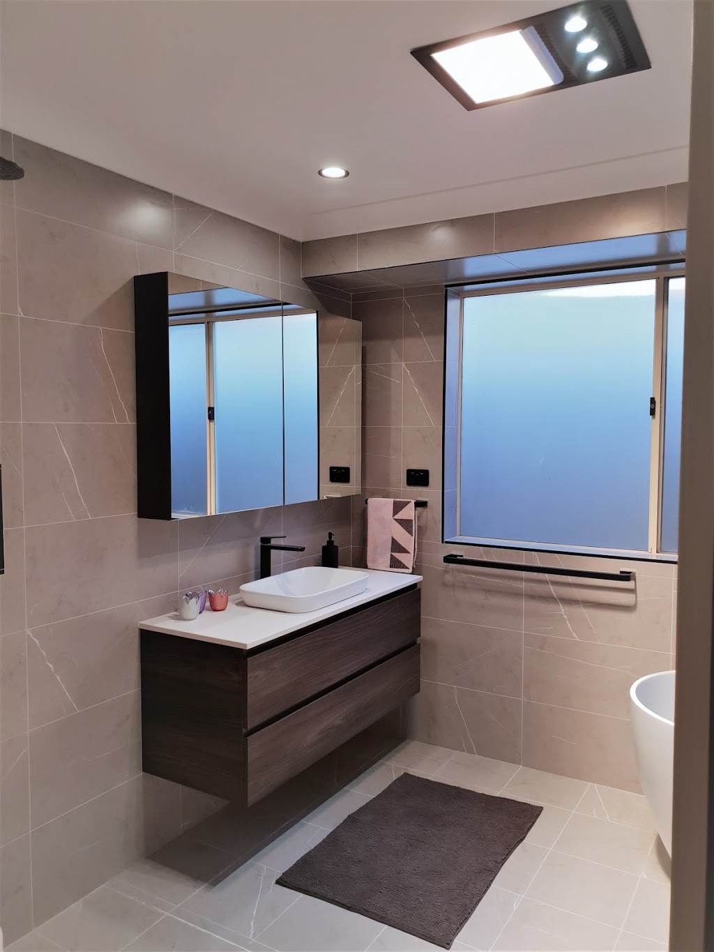 Creative Bathrooms & Interiors - bathroom, laundry & kitchen ren | Servicing all Cronulla, Sutherland Shire, Miranda, Sylvania, Taren Point Kirraw Caringbah, Engadine, Menai, Oatley, Helensburg, Waterfall, Heathcote Barden Ridge, Grays Point, Loftus, Dolans Bay, Lilli Pilli, Port Hacking Bangor, Cronulla NSW 2230, Australia | Phone: 0417 224 007