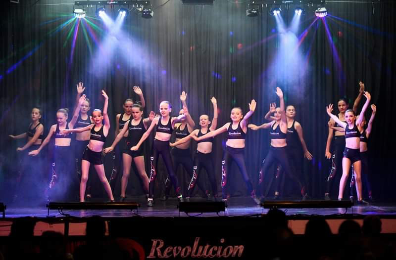 Revolucion Dance Studio | 4 Mooli Pl, Yamba NSW 2464, Australia | Phone: 0402 152 332