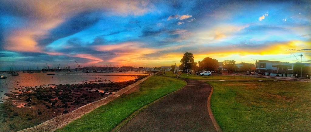 Charles Bates Reserve | park | Bay Trail W, Newport VIC 3015, Australia