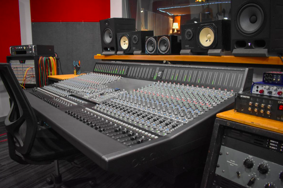 Damien Gerard Sound Studios | 19 Grieve Cl, West Gosford NSW 2250, Australia | Phone: 0416 143 030