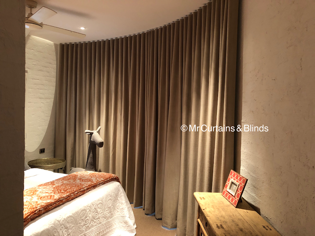 Mr Curtains & Blinds | home goods store | 1/11 Broadwater St, Point Clare NSW 2250, Australia | 0243399422 OR +61 2 4339 9422