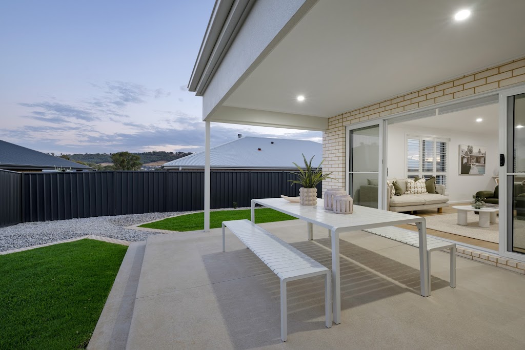 Southern Vale Homes - Leneva Display Homes | 34 Jennings Bvd, Leneva VIC 3691, Australia | Phone: 1300 888 003