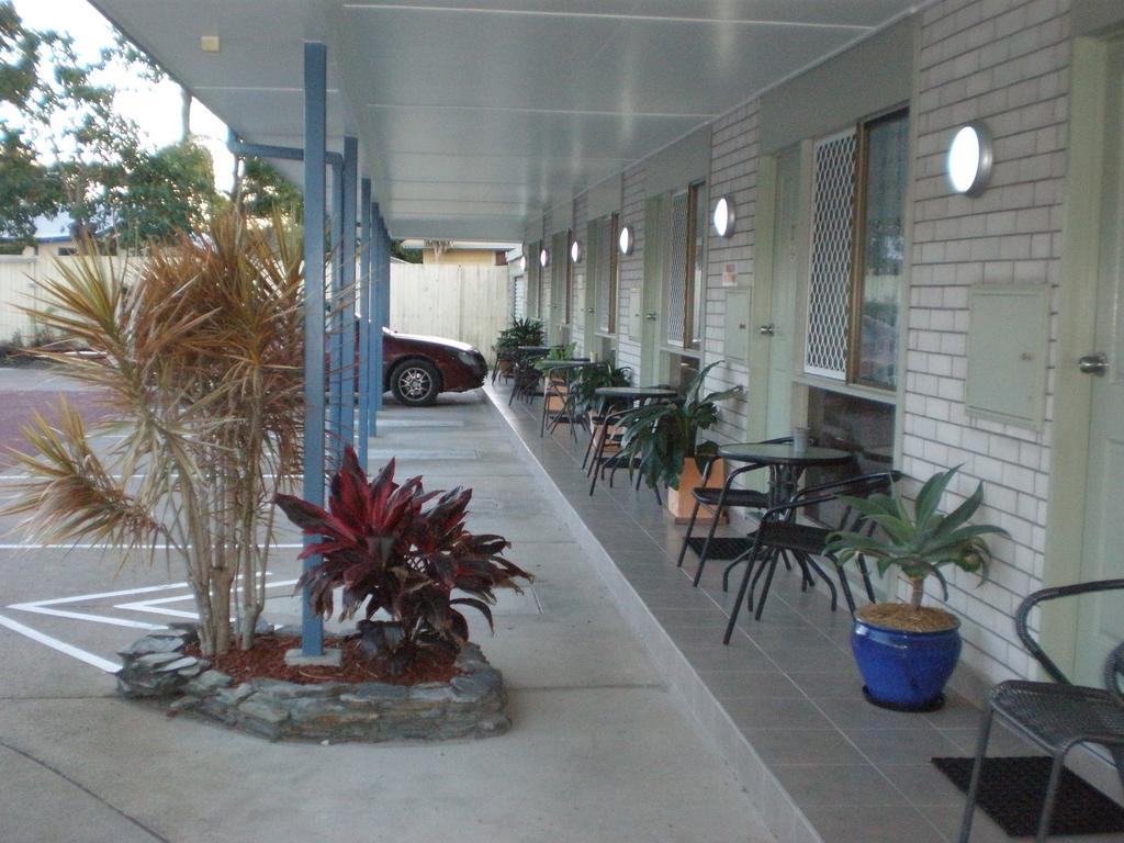 Sundowner Twin Towns Motel | 21 Minjungbal Dr, Tweed Heads South NSW 2486, Australia | Phone: (07) 5524 3108