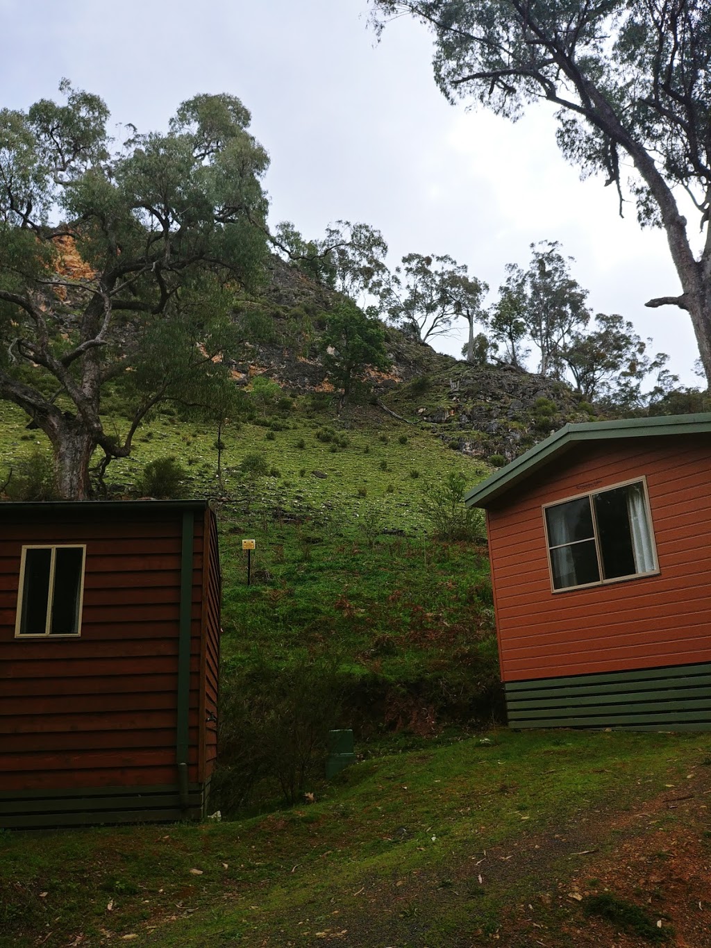 Grove Creek ensuite cabins | Grove Creek Falls Track, Abercrombie River NSW 2795, Australia | Phone: (02) 6368 8603