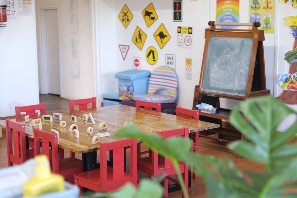 Bright Future Childcare | 52 Coronation Rd, Baulkham Hills NSW 2153, Australia | Phone: (02) 8850 6475