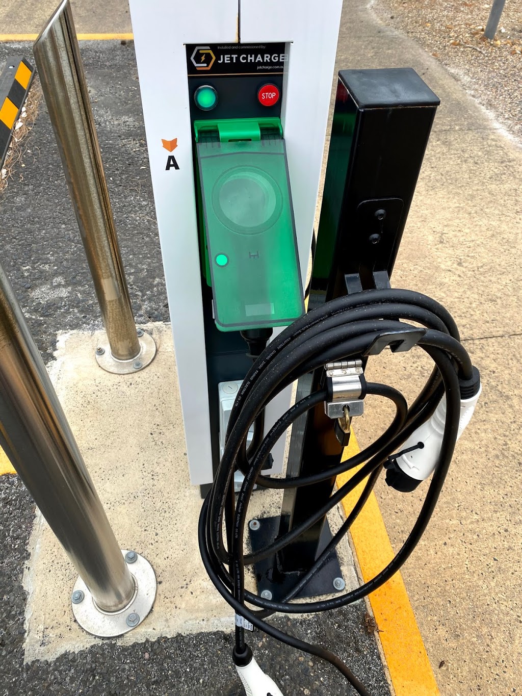 Chargefox Charging Station |  | 70 Cape Paterson-Inverloch Rd, Inverloch VIC 3996, Australia | 1300518038 OR +61 1300 518 038
