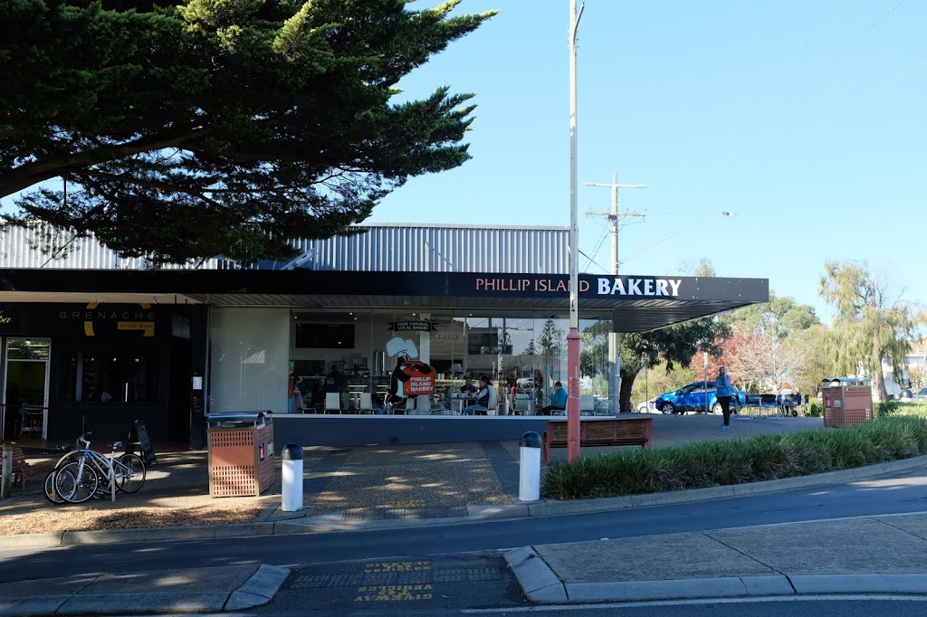 Phillip Island Bakery | bakery | 57-59 Thompson Ave, Cowes VIC 3922, Australia | 0359522027 OR +61 3 5952 2027