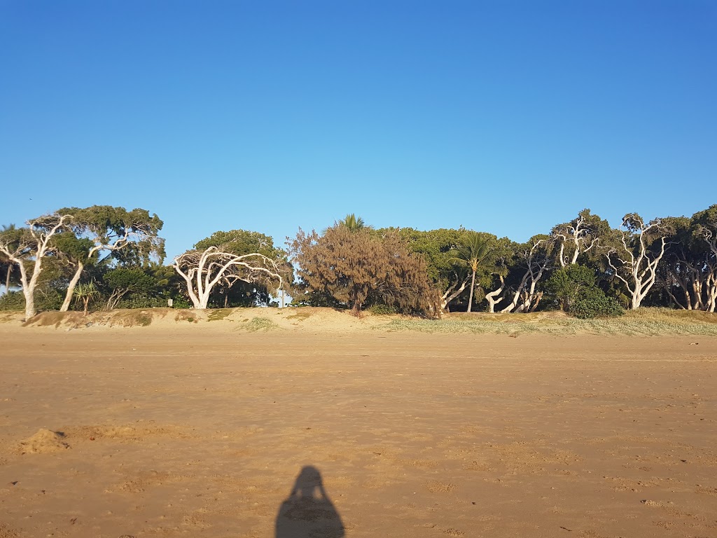 Illawong beach | park | Illawong Dr, South Mackay QLD 4740, Australia