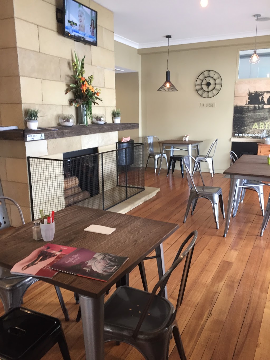 JJs Cafe Campbell Town | bakery | 118 High St, Campbell Town TAS 7210, Australia | 0363811672 OR +61 3 6381 1672