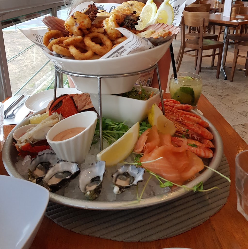 Fish Dvine & The Rum Bar | restaurant | 303 Shute Harbour Rd, Airlie Beach QLD 4802, Australia | 0749480088 OR +61 7 4948 0088