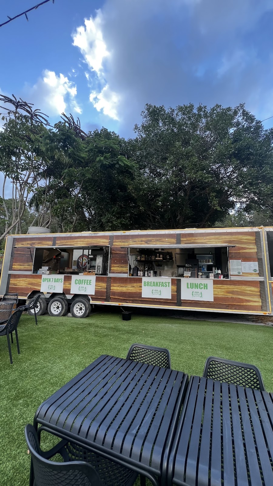 The Wedge | 150 Tallebudgera Creek Rd, Tallebudgera QLD 4228, Australia | Phone: (07) 5534 9900
