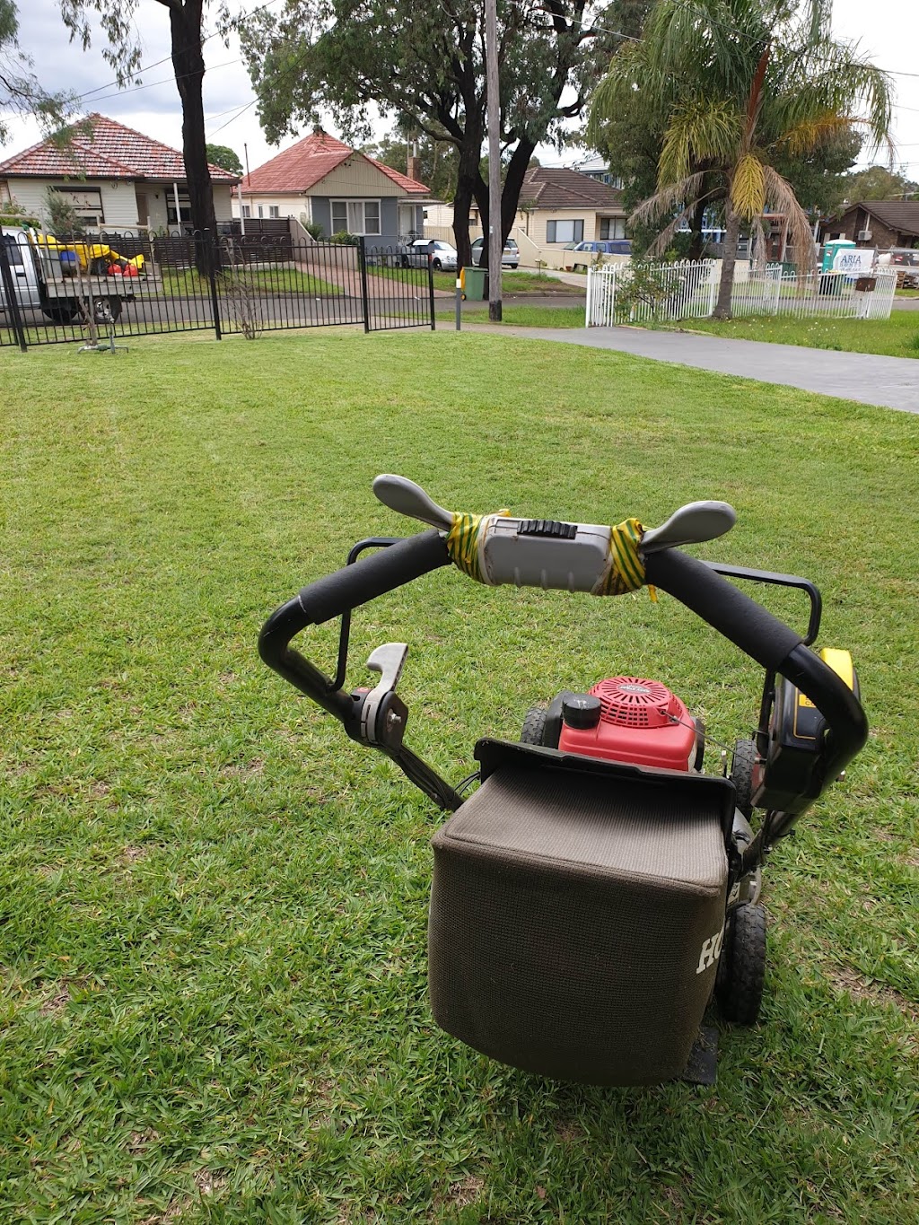 mowjoe lawn maintenance | Punchbowl NSW 2196, Australia | Phone: 0417 036 552