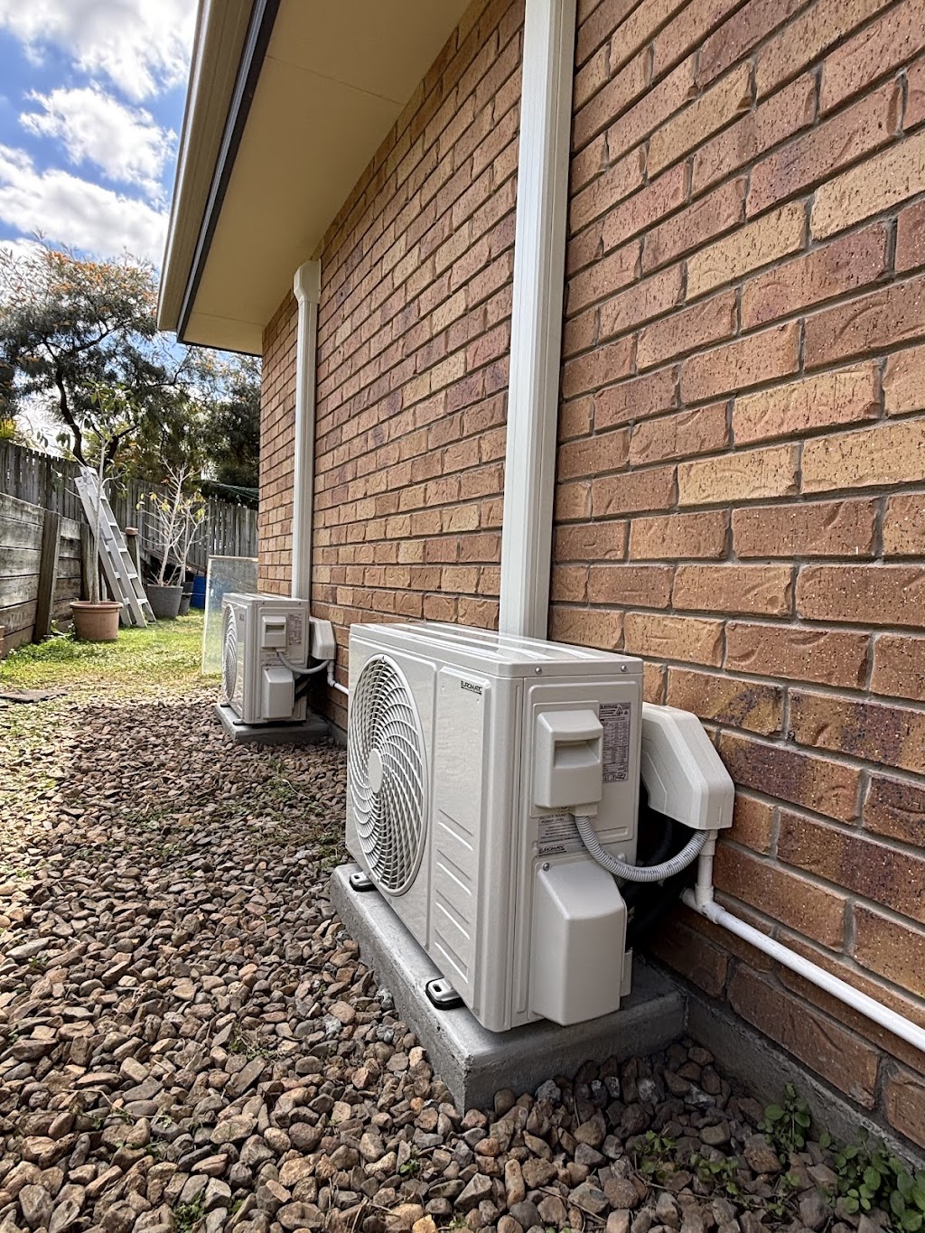 Brisk Air Conditioning Pty Ltd | 74 High St, Blackstone QLD 4304, Australia | Phone: 0404 031 358
