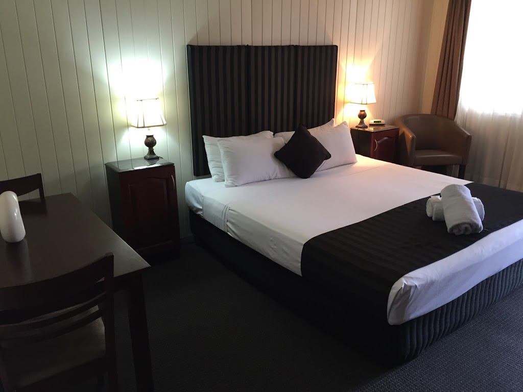 Country Plaza Motor Inn | lodging | 40 Nebo Rd, Mackay QLD 4740, Australia | 0749576526 OR +61 7 4957 6526