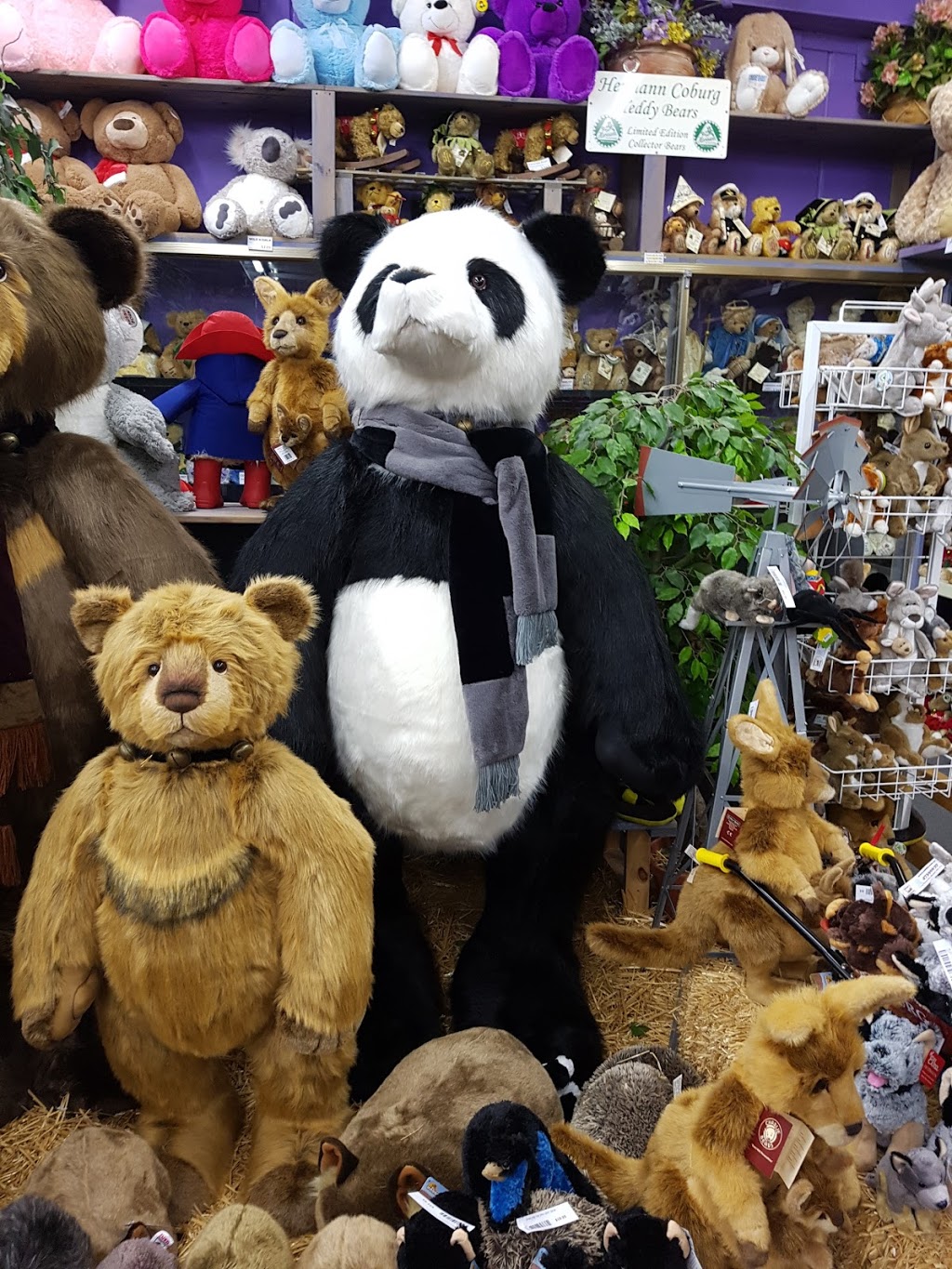 Photo by Mai-Lan Tong. Nanas Teddies & Toys - Old-fashioned, Vintage & Jumbo Teddy Bea | store | 21 Great Western Hwy, Blaxland NSW 2774, Australia | 0247390677 OR +61 2 4739 0677