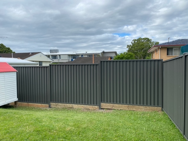Coastline fencing and Landscaping | 39 Undercliff St, Cliftleigh NSW 2321, Australia | Phone: 0426 480 463