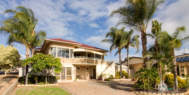 Hand Property Co Pty Ltd | real estate agency | 2B Wilson St, Berri SA 5343, Australia | 0885823663 OR +61 8 8582 3663