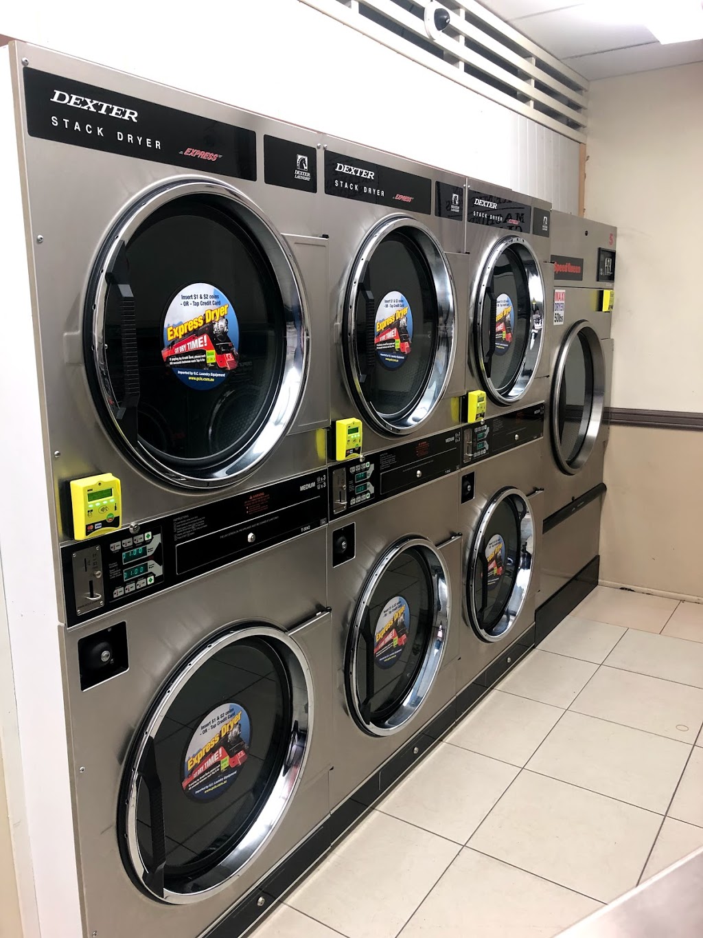 Murrumba Downs Laundromat | 17/274 Dohles Rocks Rd, Murrumba Downs QLD 4503, Australia | Phone: 1300 362 233