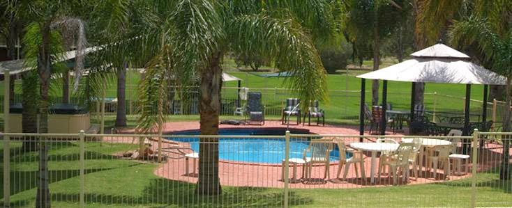 Tocumwal Golf Resort | lodging | 36-40 Tocumwal Barooga Rd, Tocumwal NSW 2714, Australia | 0358742300 OR +61 3 5874 2300