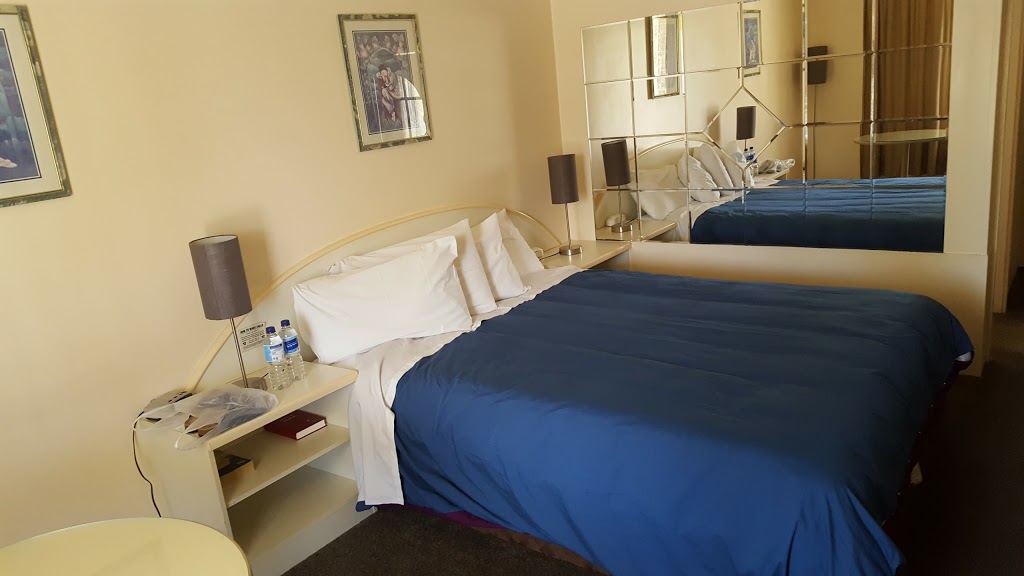 Leagues Motel | lodging | 1 Macquoid St, E Queanbeyan NSW 2620, Australia | 0262971355 OR +61 2 6297 1355