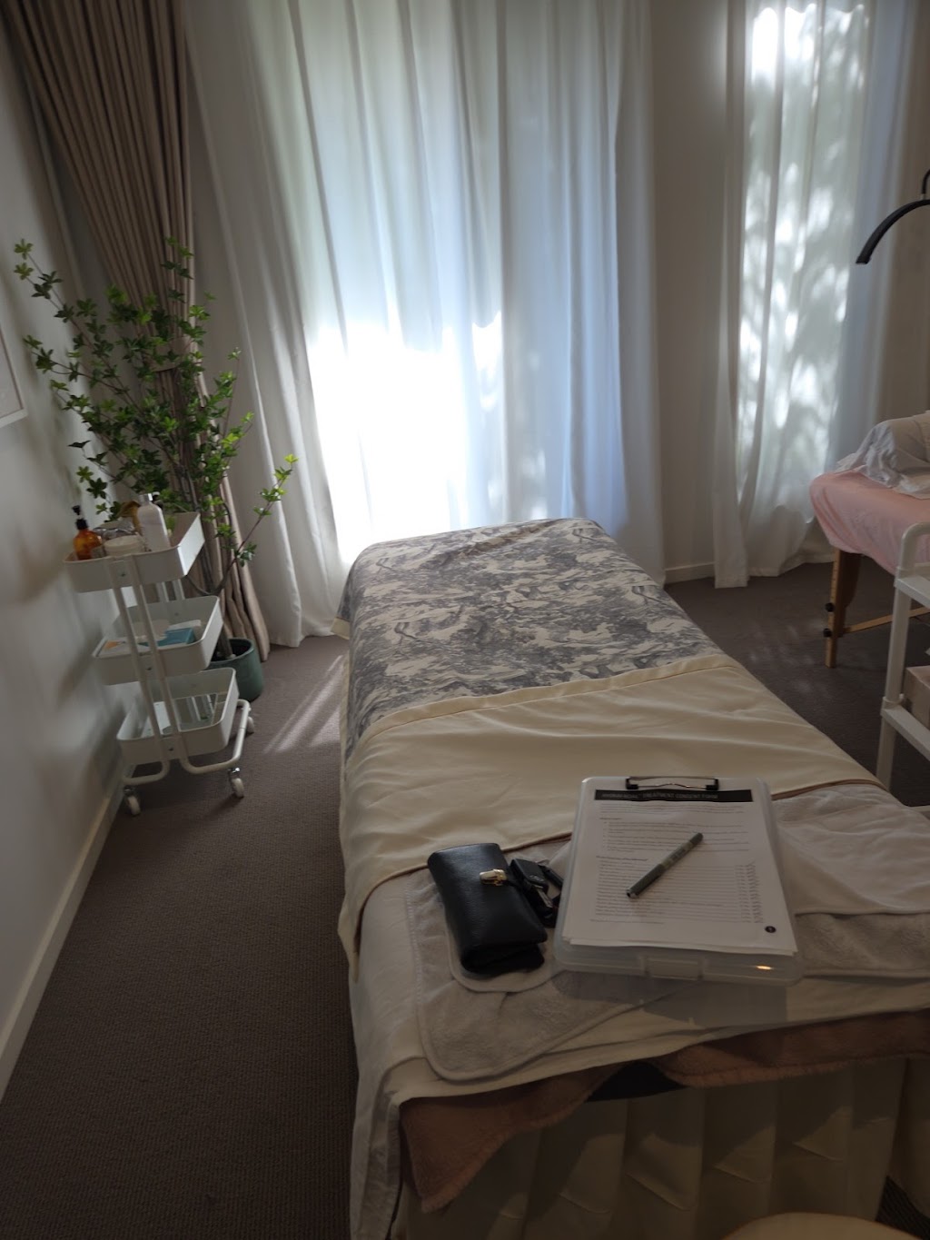 Silk&Shine Salon | 15 Ellerdale St, Aspley QLD 4034, Australia | Phone: 0426 554 572