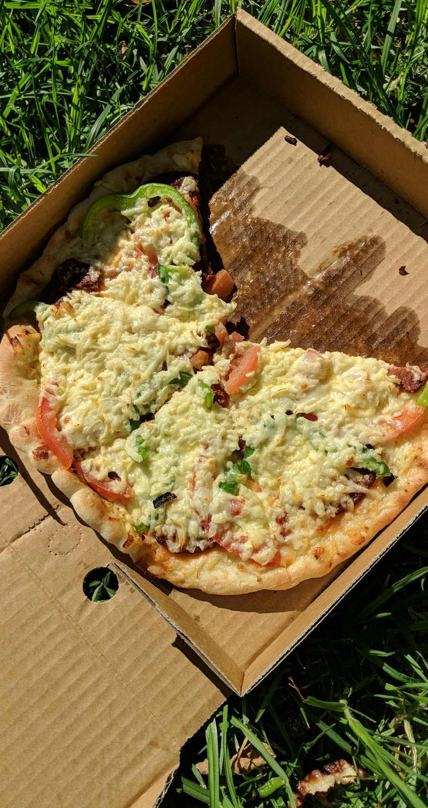 The Circle Lebanese Pizza | meal takeaway | 41 The Circle, Altona North VIC 3025, Australia | 0393917991 OR +61 3 9391 7991