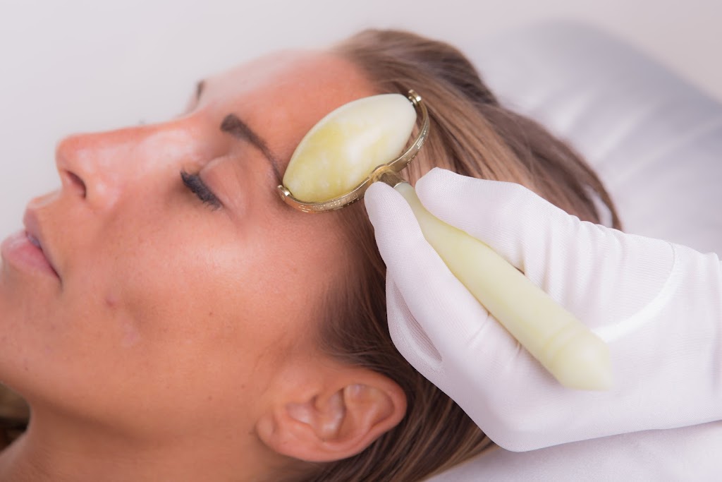 White Lotus Beauty | 38 Hellfire Pass, Lower Beechmont QLD 4211, Australia | Phone: (07) 3123 5998