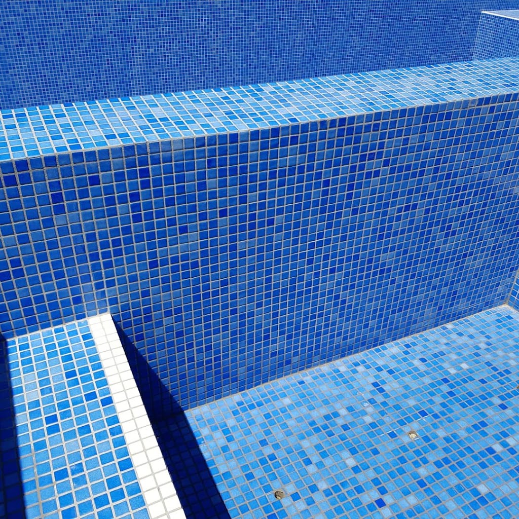 Creation Pool Tiling | 2/6 Cantwell Ct, Miami QLD 4220, Australia | Phone: 0410 593 318