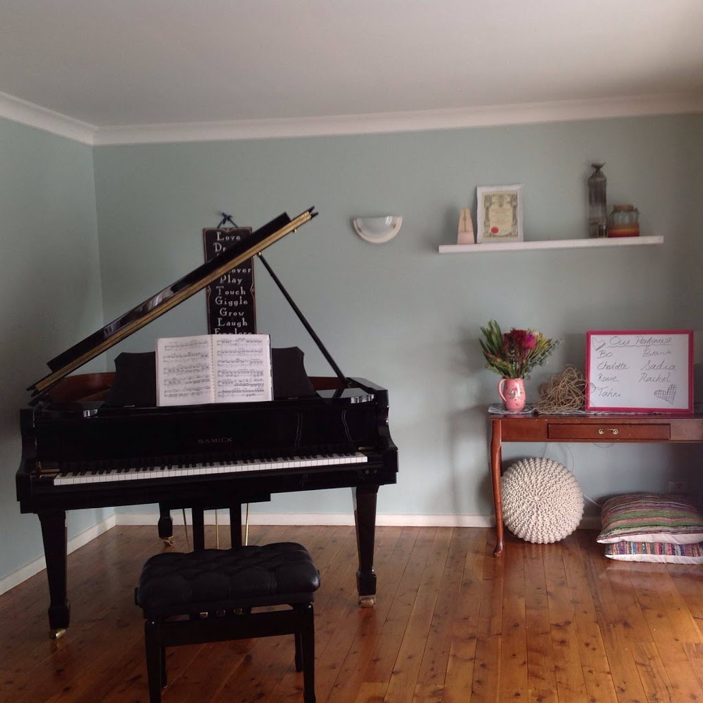 The Piano Bug piano studio | 13 Sunset St, Wyoming NSW 2250, Australia | Phone: 0424 446 778