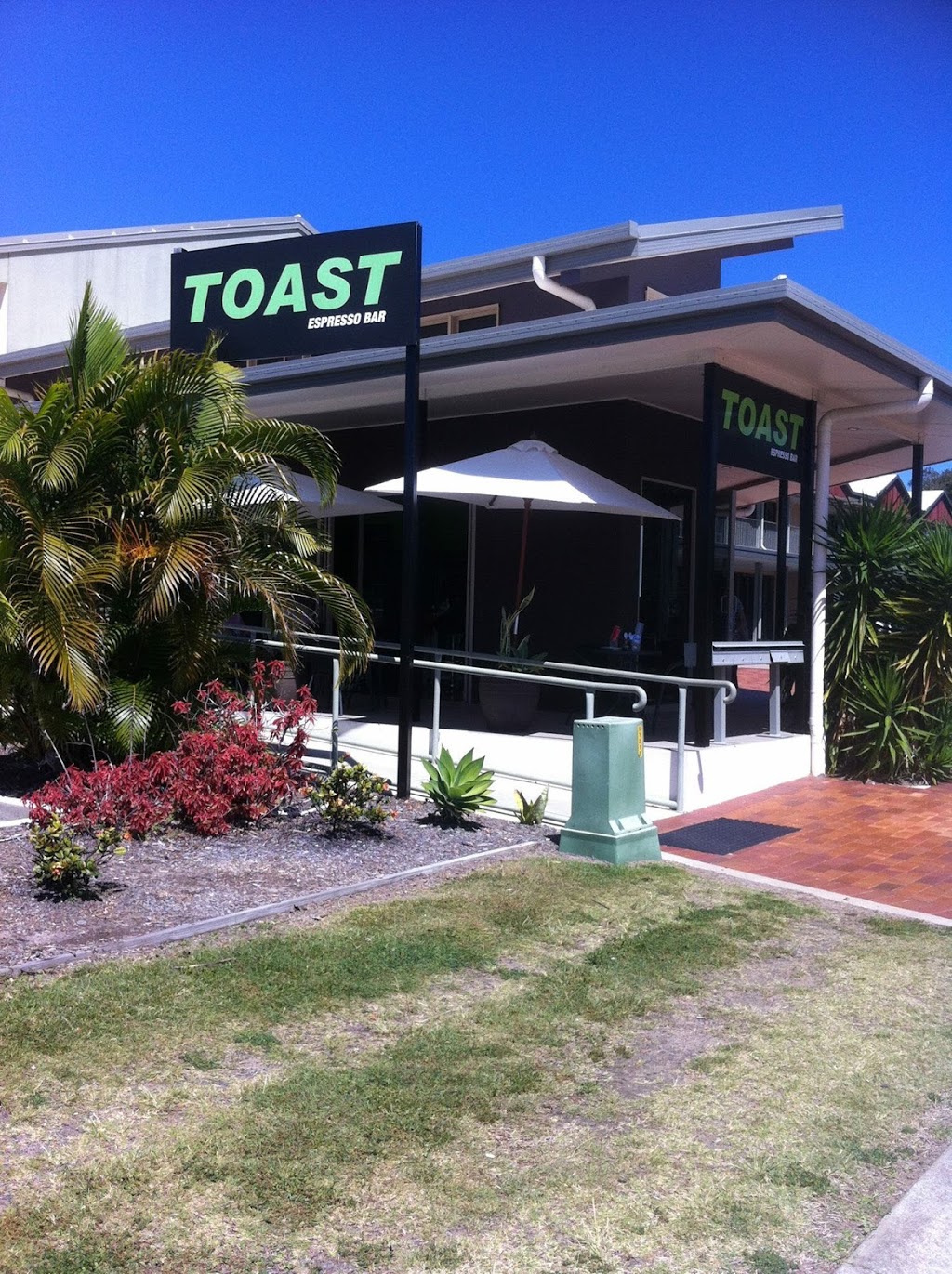 Toast Espresso Bar | cafe | 1/6 Neils St, Pialba QLD 4655, Australia | 0423459554 OR +61 423 459 554