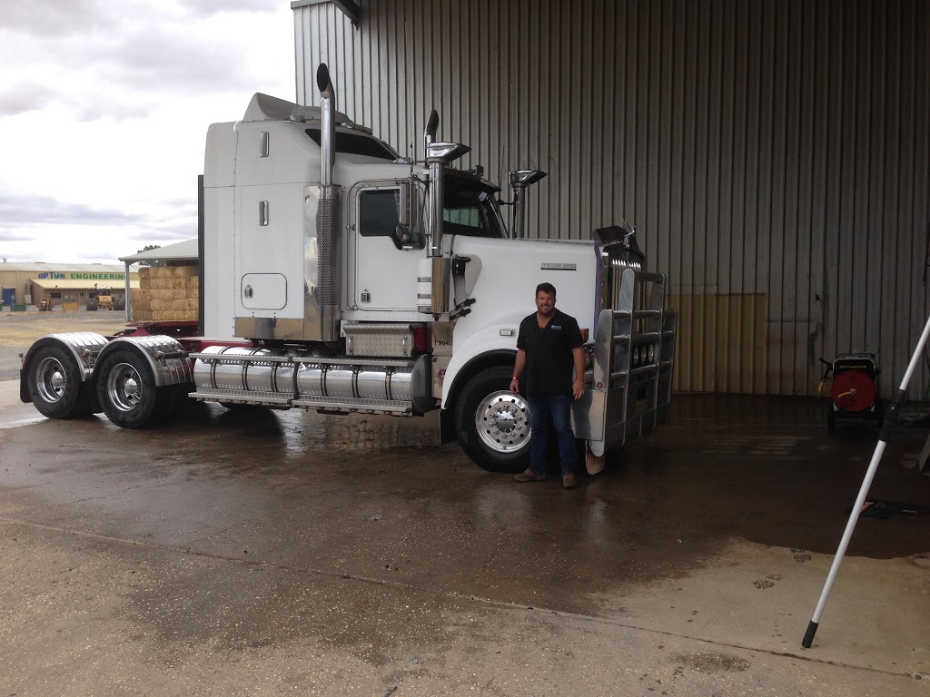 Brooks Trucking and Storage | moving company | 1/4 Header World Ave, Corowa NSW 2646, Australia | 0260332858 OR +61 2 6033 2858