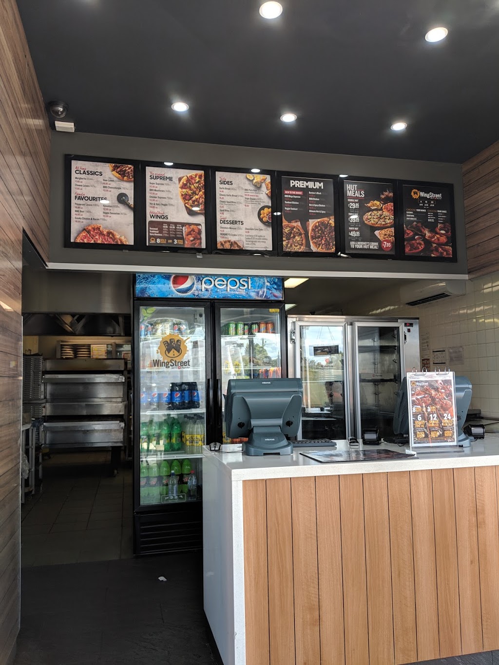 Pizza Hut Lurnea | 172 Hoxton Park Rd, Lurnea NSW 2170, Australia | Phone: 13 11 66