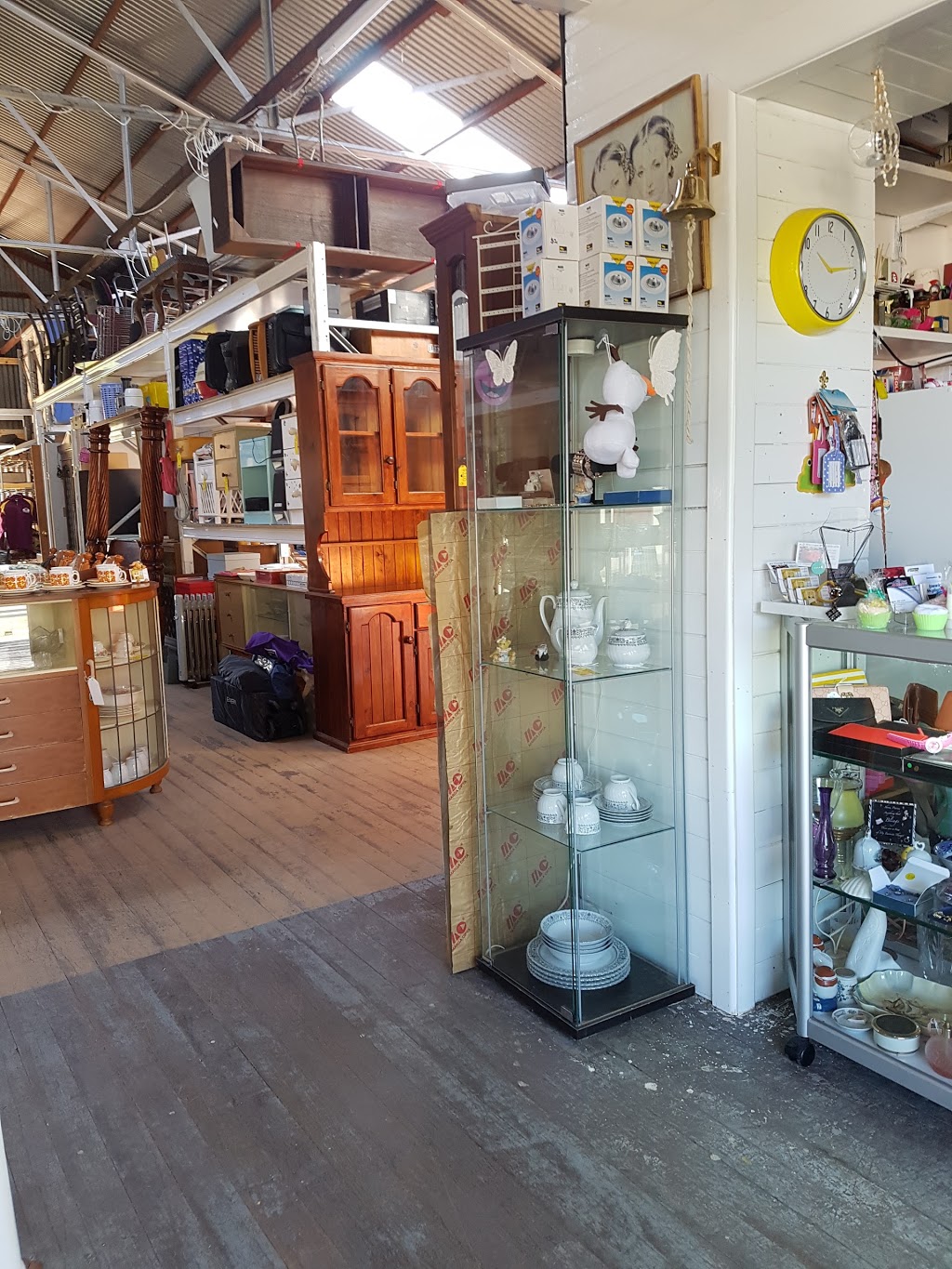 Laidley Secondhand Shop | store | 10 William St, Laidley QLD 4341, Australia | 0401911533 OR +61 401 911 533