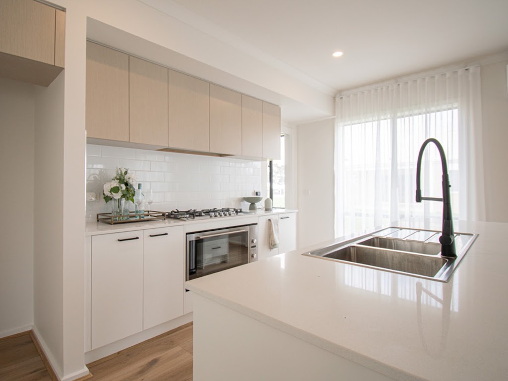 Views at Norman – Madison Builders Group | 96 Norman Rd, Drouin VIC 3818, Australia | Phone: 0415 968 198