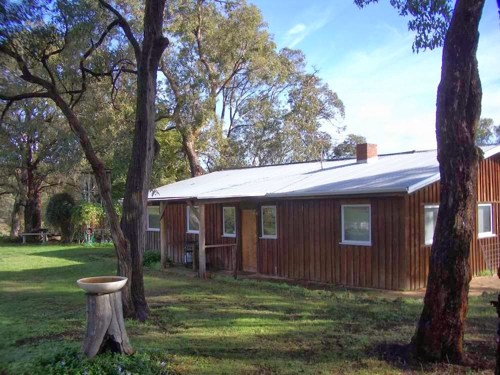 Jacaranda Farm Cottage | 9 Clenton Rd, Gidgegannup WA 6083, Australia | Phone: (08) 9572 9635