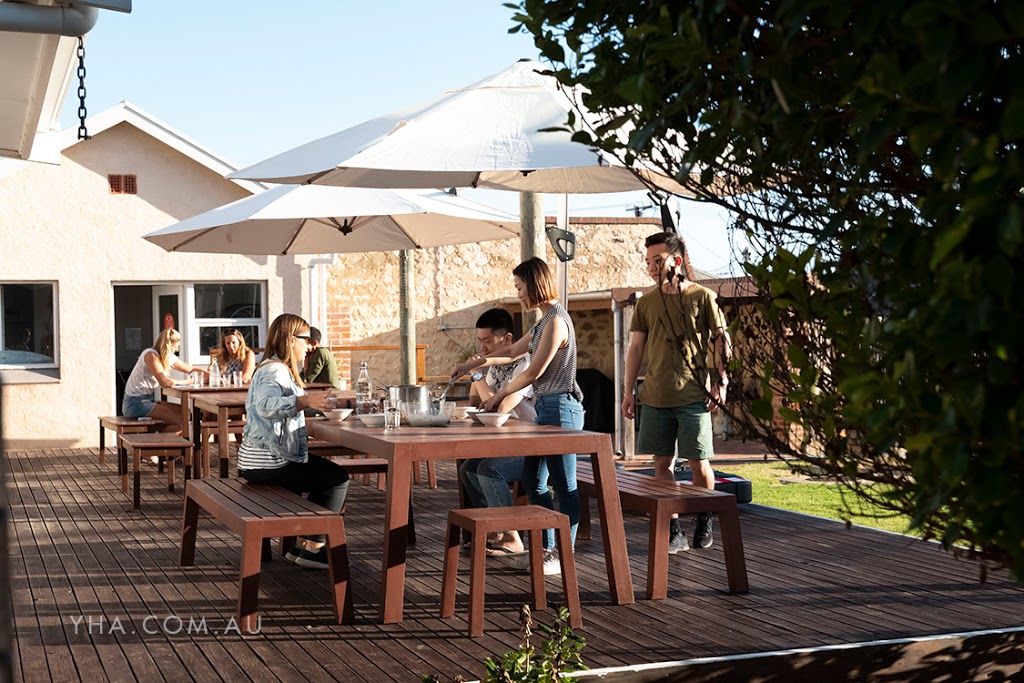 Port Elliot Beach House YHA | lodging | 13 The Strand, Port Elliot SA 5212, Australia | 0885541885 OR +61 8 8554 1885