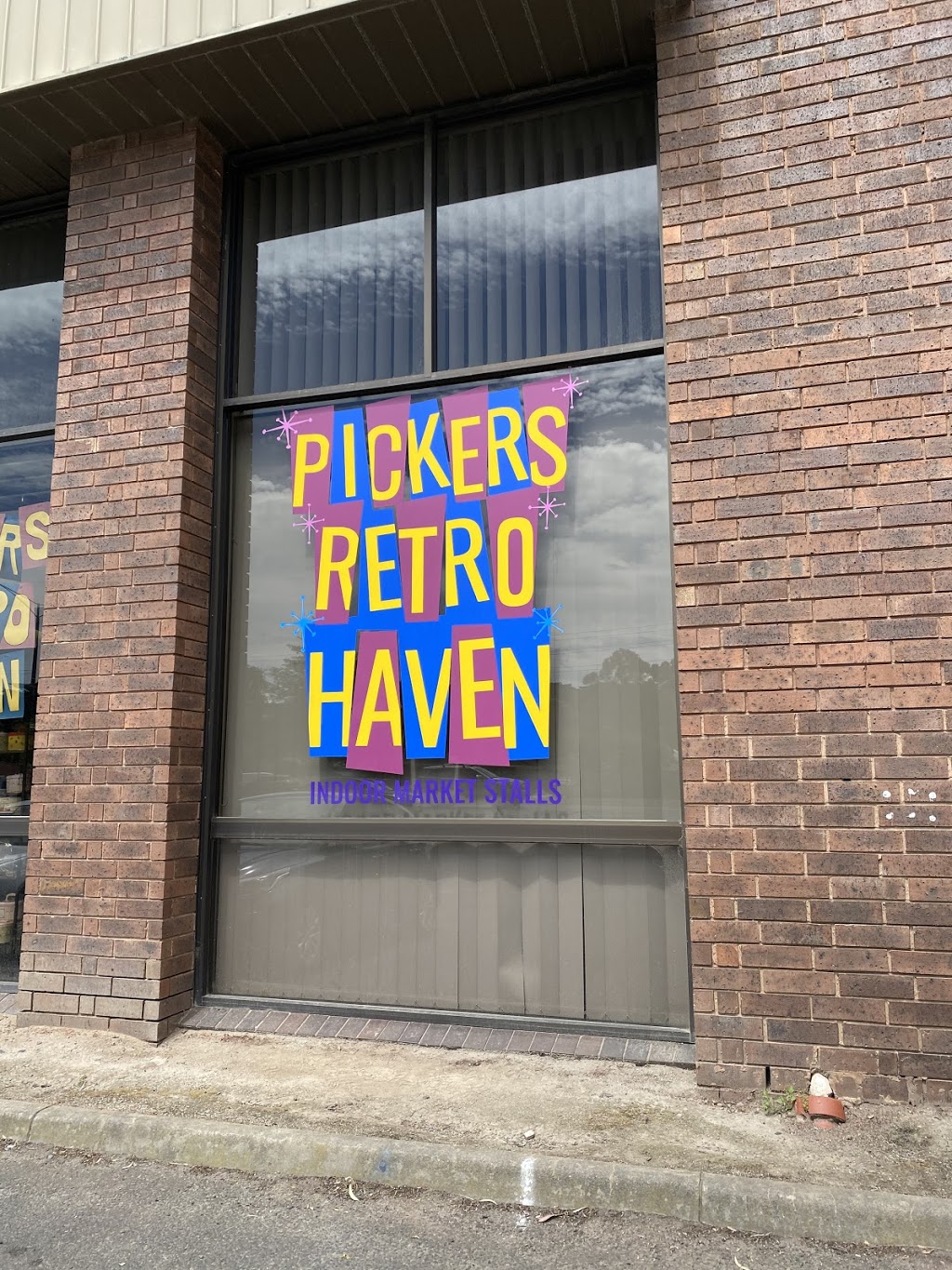 Pickers Retro Haven | store | 122 Old Princes Highway, Beaconsfield VIC 3807, Australia | 0418993633 OR +61 418 993 633