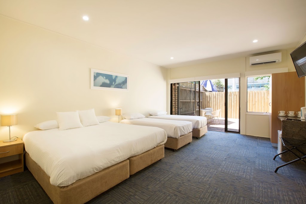 Nightcap at High Flyer Hotel | 25 Birch St, Condell Park NSW 2200, Australia | Phone: (02) 9791 9000