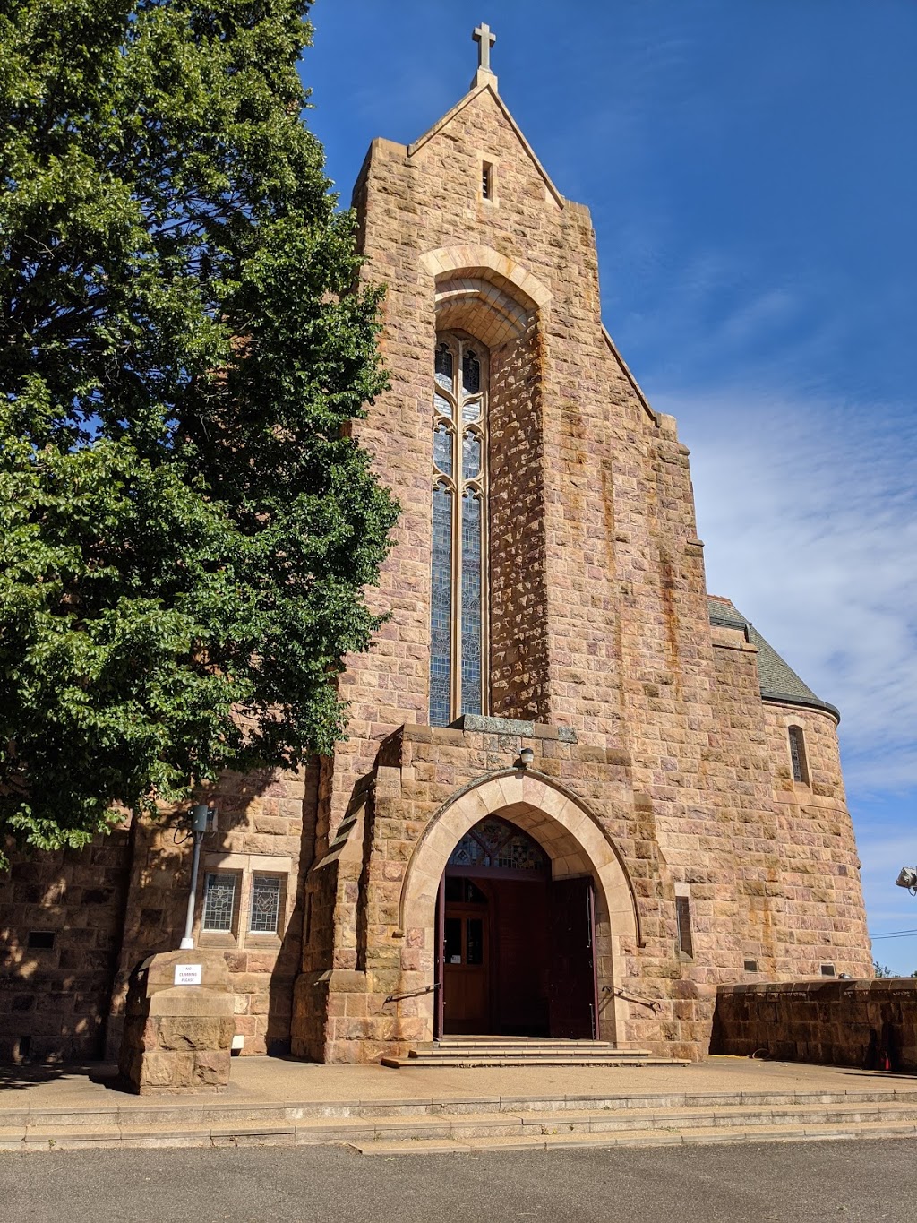 Holy Trinity Cathedral | church | 6 The Cl, Wangaratta VIC 3677, Australia | 0357213719 OR +61 3 5721 3719