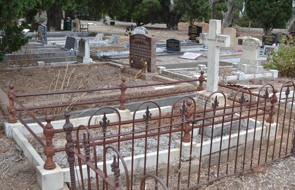 Strout Place Cemetery | cemetery | 193 Binney Rd, McLaren Vale SA 5171, Australia