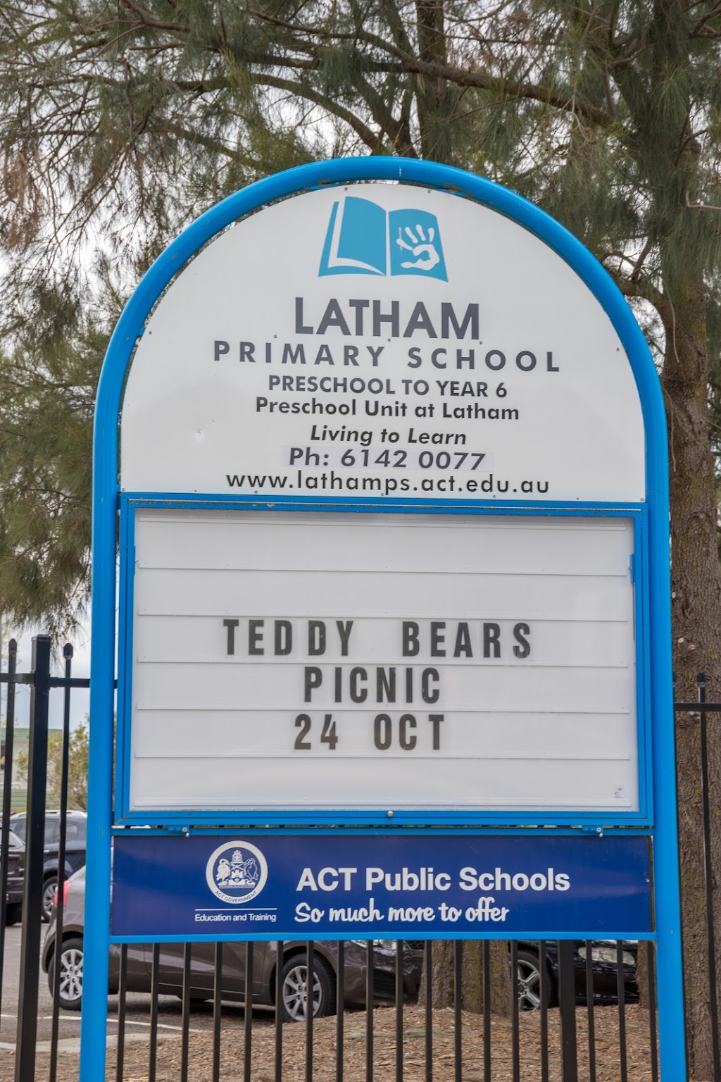 Latham Primary School | school | 48 OLoghlen St, Latham ACT 2615, Australia | 0261420077 OR +61 2 6142 0077