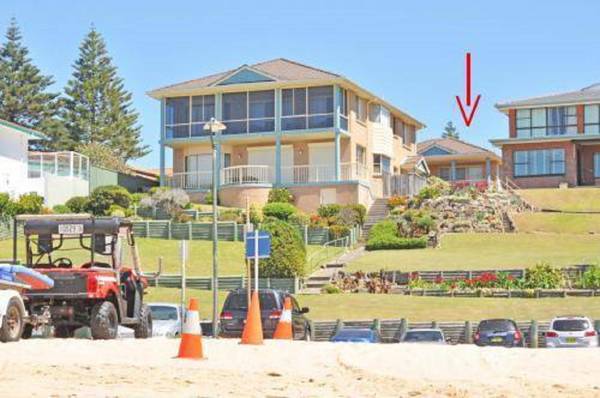 Beach View Villa 4 on Toowoon Bay Beach | lodging | 4/13 Charlton St, Toowoon Bay NSW 2261, Australia | 0288402852 OR +61 2 8840 2852