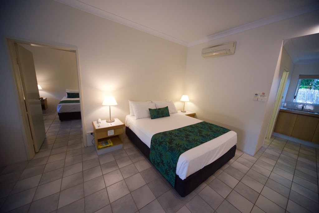 Lazy Lizard Motor Inn | 121 Davidson St, Port Douglas QLD 4877, Australia | Phone: (07) 4099 5900