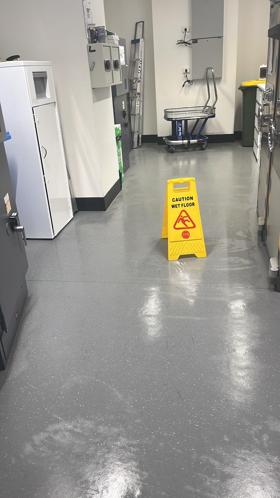 A&A PRIME CLEAN SOLUTIONS PTY LTD | 2 Bligh St, Llanarth NSW 2795, Australia | Phone: 0401 333 626