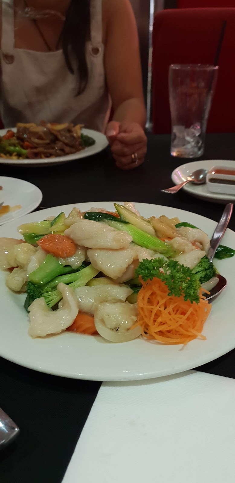 White China | restaurant | 130 Takalvan St, Kensington QLD 4670, Australia | 0741522323 OR +61 7 4152 2323