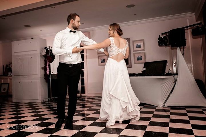 Peninsula Wedding Dance | 5 Sandpiper Way, Mount Eliza VIC 3930, Australia | Phone: 0411 336 063