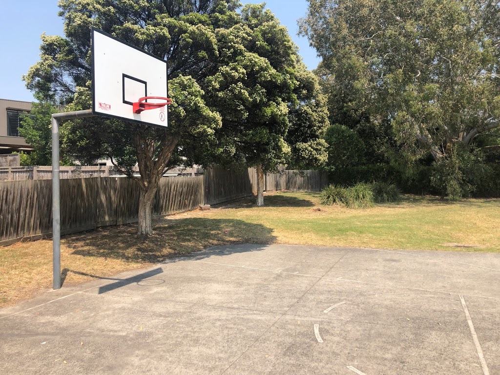 Artist Park Basketball Hoop | park | 32 Beaver St, Box Hill South VIC 3128, Australia