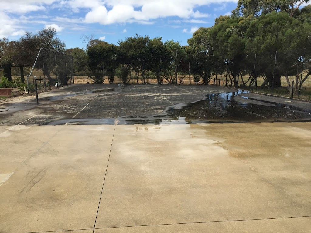 Premium Pressure Clean | 4 Eaglehawk Ave, Armstrong Creek VIC 3217, Australia | Phone: 0400 550 432